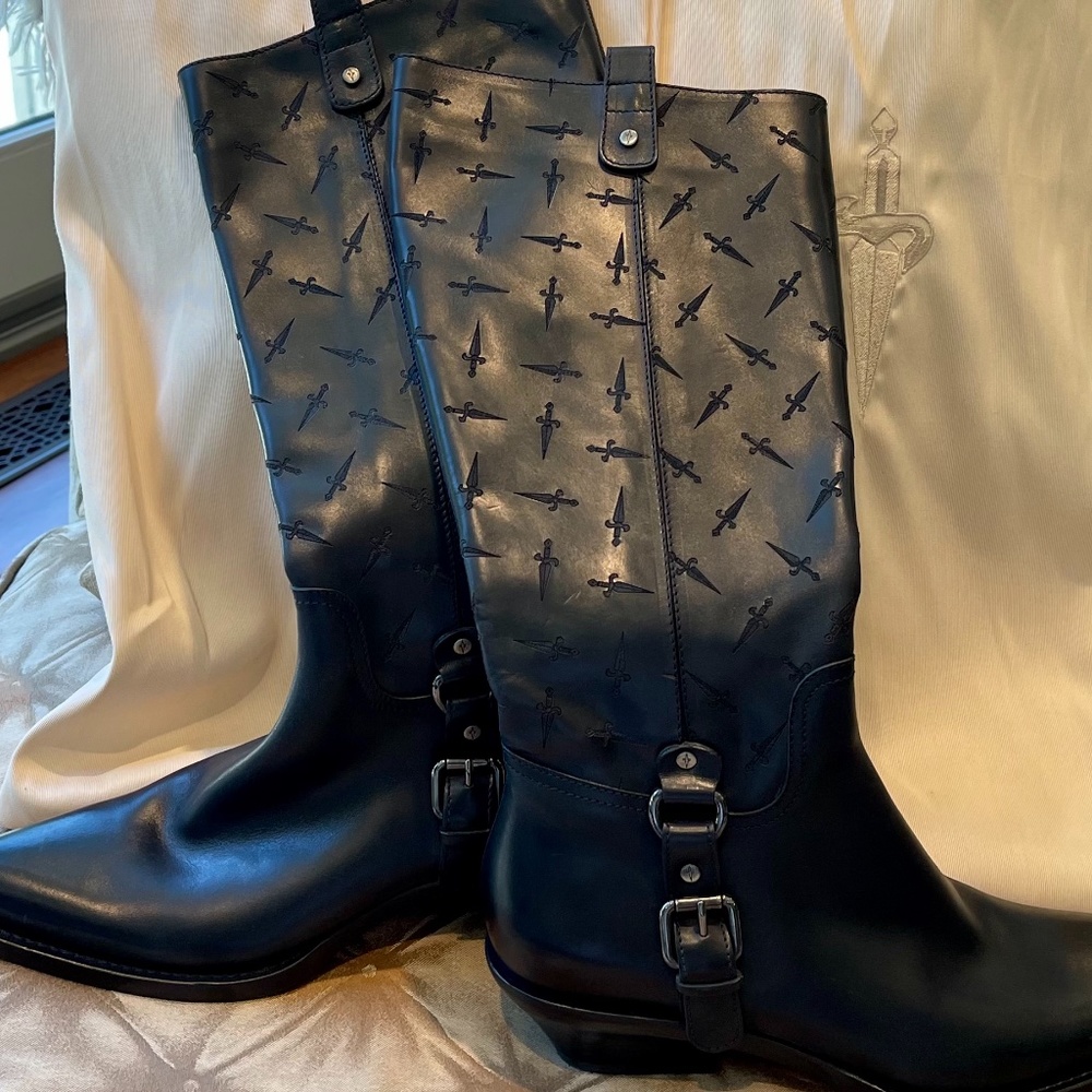 ♓️🅿️🗡Cesare Paciotti Tall Black Boots - Never Worn🗡